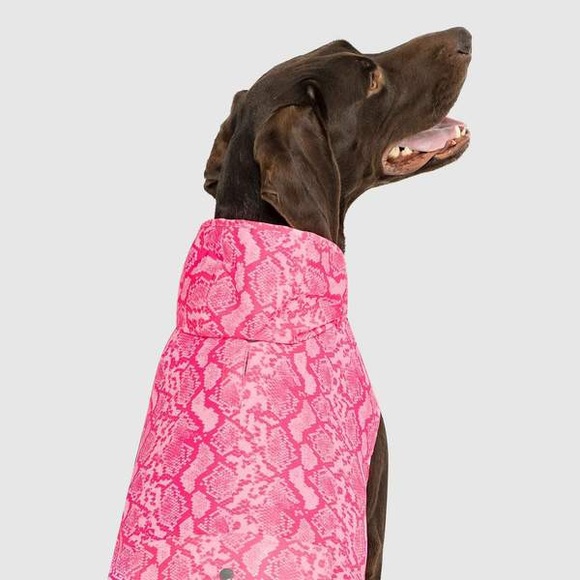 Canada Pooch Pick Me Poncho - Pink Snakeskin - Picture 2 of 3